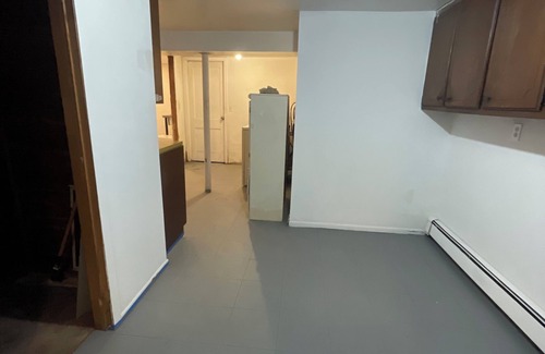 Dix Hills Apartment | Charming 1-bedroom apartment in Dix Hills with AC, WiFi, fitness room, ping pong