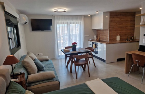 Ano Patisia Apartment | Charming 1-bedroom apartment in brilliant Athina with AC, WiFi