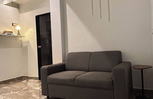 Santacruz West Apartment | Charming 1-bedroom apartment with WiFi, AC in Bandra Mumbai