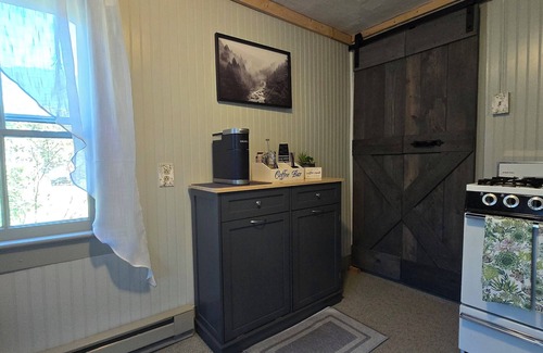 Benton Apartment | Charming 1-bedroom apartment minutes from Ricketts Glenn State Park.