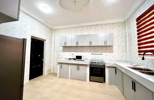 Sekondi-Takoradi Apartment | Charming 1-bedroom apartment in wonderful Takoradi Apowa with fitness room, AC