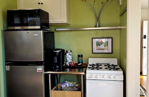 University Heights House | Charming 1-bedroom bungalow:private fenced backyard,WiFi,AC, views in San Diego