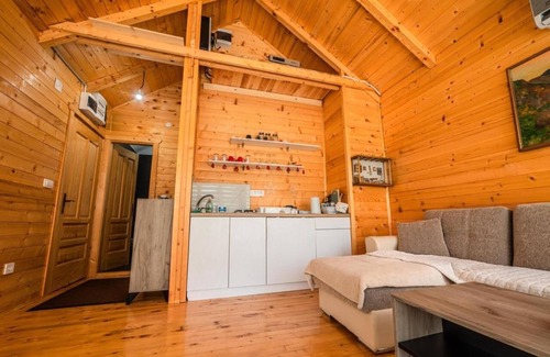 Karuc Cottage | Charming 1-bedroom cottage in marvelous Zeta with WiFi, AC