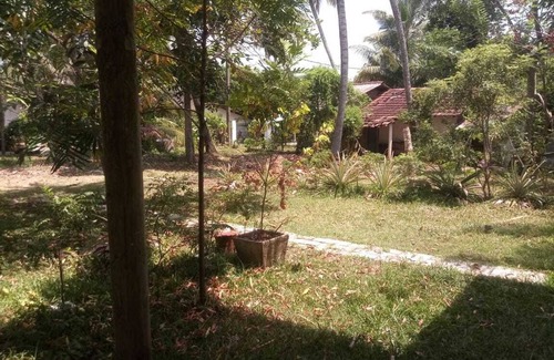 Negombo House | Charming 1-bedroom house with WiFi, AC in peaceful Katunayaka