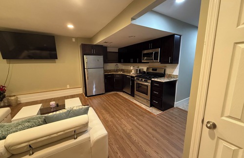 Lake Ronkonkoma House | Charming 1-bedroom house in Ronkonkoma with AC, WiFi, Washer & Dryer