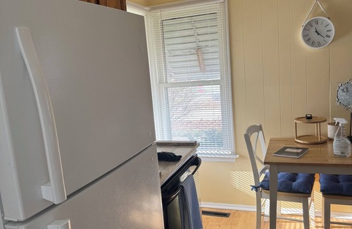 Ottumwa House | Charming 1-bedroom house with WiFi, AC in welcoming Ottumwa