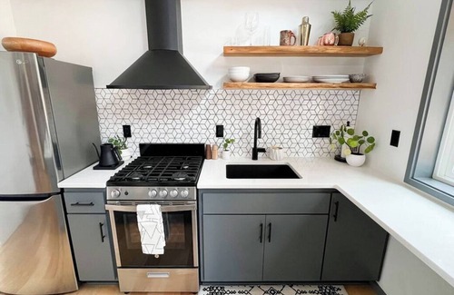 Old Farm District House | Charming 1-bedroom house in amazing Bend with AC