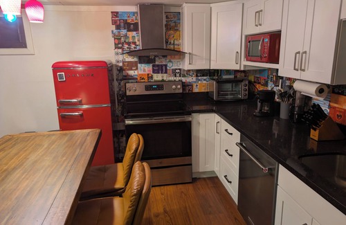 SeaTac House | Charming 1-bedroom unit in tranquil Burien with WiFi, AC, private yard