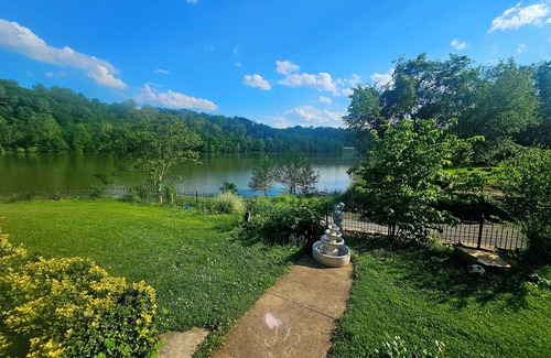 New Geneva House | Charming 1850s Victorian on the Monongahela River