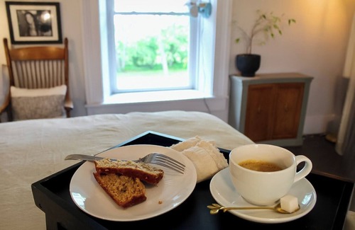 Winterset Other | Charming 1855 Stone Farmhouse Retreat – Cozy Stays & Picturesque Views Await