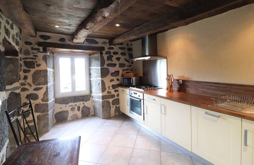 Paulhenc Cottage | Charming 1870 Home Near Lake Sarrans - Sleeps 5, Panoramic Views, BBQ, Fireplace, Garden