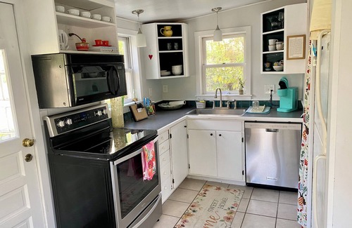 Old Saybrook Cottage | Charming 1920's no frills cottage in peaceful Old Saybrook