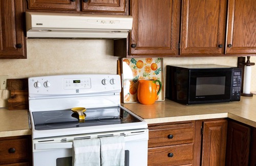 Baker City House | Charming 1950s Time Capsule Near Downtown Baker City, Oregon