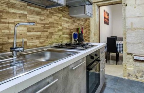 Senglea Apartment | Charming 1BR home in the heart of Isla