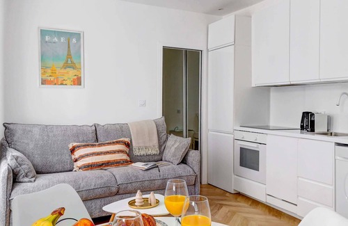 7th Arrondissement Apartment | Charming 1BR Near Eiffel Tower - Sleeps 4
