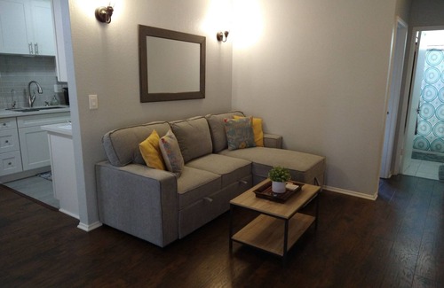 Townsite Condo | Charming 1br Vacation Condo Walk to Beach and Downtown