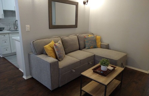 Townsite Condo | Charming 1br Vacation Condo Walk to Beach and Downtown