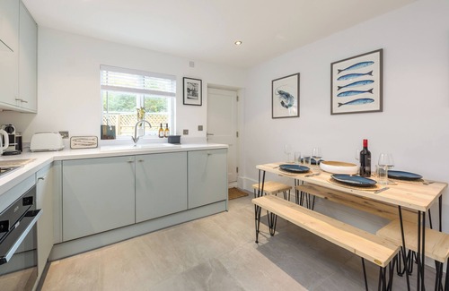 Canterbury Cottage | Charming 2 Bed Cottage - within the city walls- FREE parking - garden