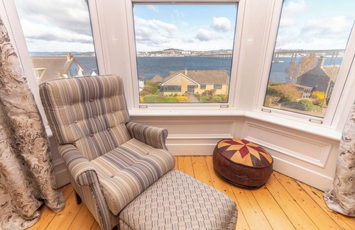 Newport-On-Tay Apartment | Charming 2-Bedroom Upper Floor Apartment with Stunning River Views