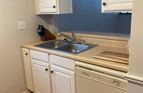 Jefferson City Apartment | Charming 2-bedroom apartment in wonderful Jefferson City with WiFi, AC