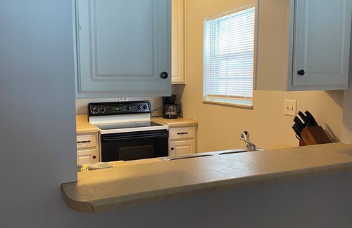 Jefferson City Apartment | Charming 2-bedroom apartment in wonderful Jefferson City with WiFi, AC