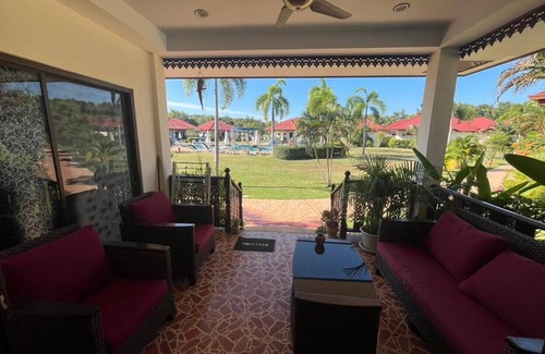 Rayong Villa | Charming 2-bedroom villa in lovely Tambon Klaeng with WiFi, AC. Near the beach.