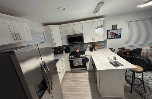 Seattle Metro Area House | Charming 2-bedroom, 2-1/2 bath,New house with AC, in Seattle. Airport 4.2 miles.