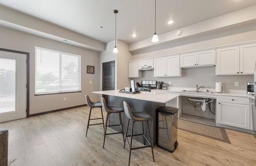 Mankato Apartment | Charming 2-bedroom/2 bath apartment with spa & fitness room amenities in Mankato