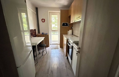 Constanta Apartment | Charming 2-bedroom apartment with WiFi, AC in delightful Constanta - TOMIS