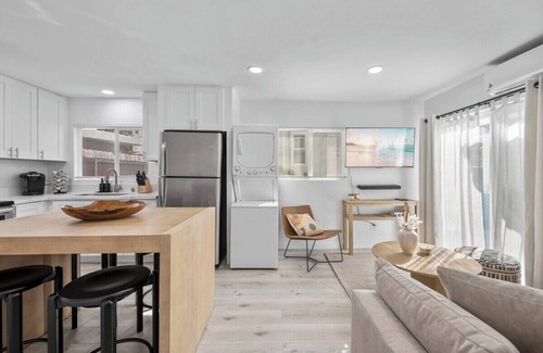 City Heights Apartment | Charming 2-bedroom apartment in sunny City Heights with AC