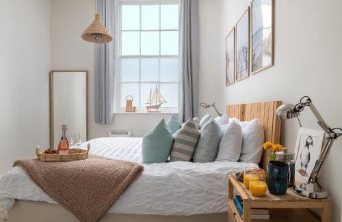 Saint Asaph Apartment | Charming 2 Bedroom Apartment in a Converted Chapel - Free Parking, Smart TV, Fast WiFi and Self-Check-In by Yoko Property