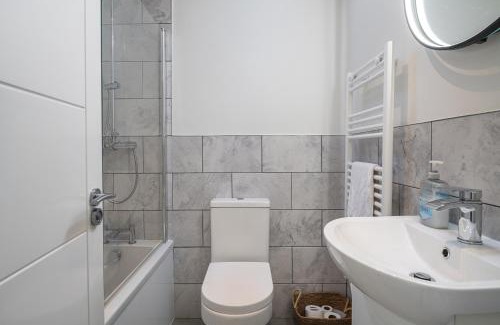 Saint Asaph Apartment | Charming 2 Bedroom Apartment in a Converted Chapel - Free Parking, Smart TV, Fast WiFi and Self-Check-In by Yoko Property