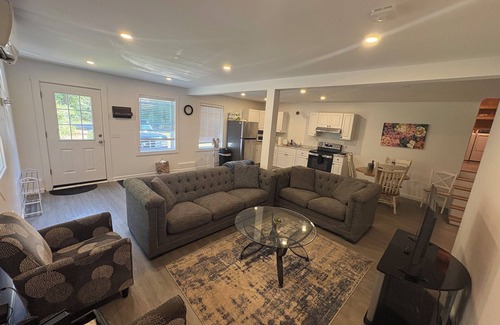 South China Apartment | Charming 2-bedroom apartment with AC, WiFi in beautiful China