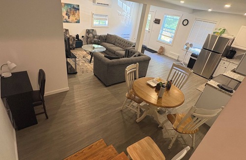 South China Apartment | Charming 2-bedroom apartment with AC, WiFi in beautiful China