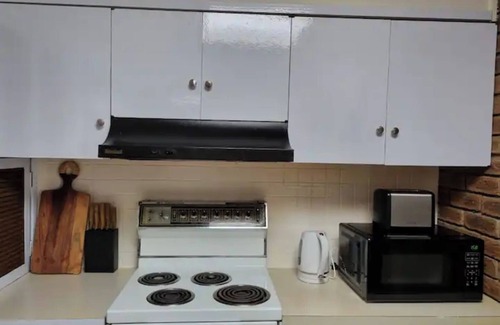 Paynesville House | Charming 2-bedroom house in Paynesville with WiFi and AC