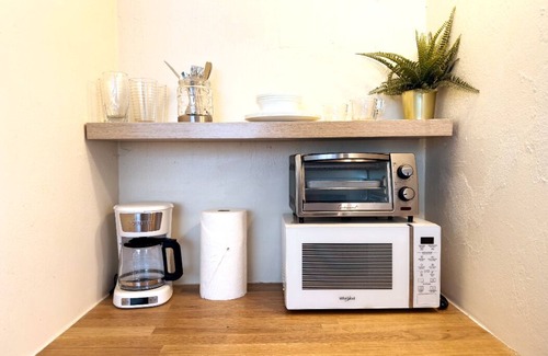 Miramar Apartment | Charming 2 bedroom & balcony- 2A