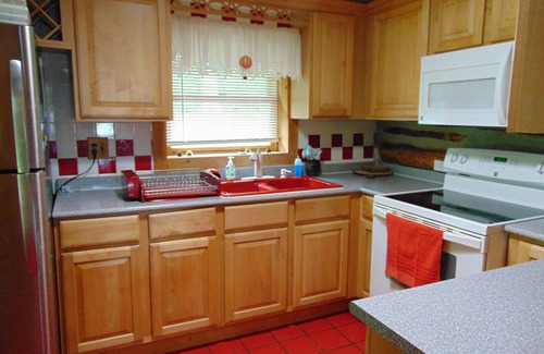 Florence Cabin | Charming 2-bedroom cabin with WiFi on beautiful Patten Lake