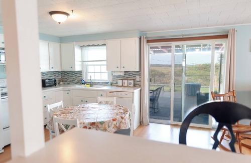 Seabrook Cottage | Charming 2-bedroom cottage at fabulous Seabrook Beach with breathtaking sunsets!