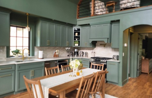 Faber Cabin | Charming 2-bedroom cottage in serene Faber