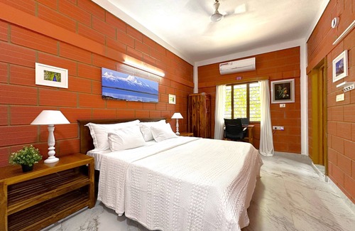 Coimbatore Other | Charming 2-bedroom farmhouse with WiFi, AC in pristine Alanthurai, Coimbatore