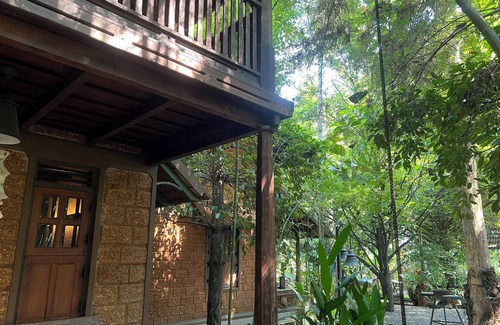 Perumbavoor Other | Charming 2-bedroom farmhouse in delightful Kochi with WiFi, AC