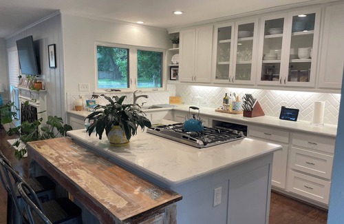 Westcliff House | Charming 2 bedroom house with great outdoor living area in across from TCU