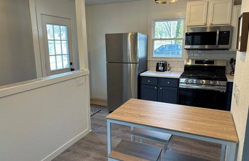 Wauwatosa House | Charming 2-bedroom house in enjoyable Milwaukee neighborhood with AC, WiFi