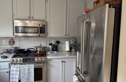 Petaluma House | Charming 2 bedroom house with WiFi and AC in Quaint Petaluma Wine Country