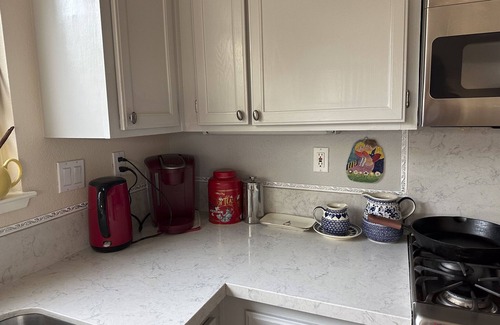 Petaluma House | Charming 2 bedroom house with WiFi and AC in Quaint Petaluma Wine Country