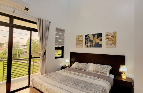 Angeles City House | Charming 2-bedroom house in enchanting Angeles with WiFi, AC