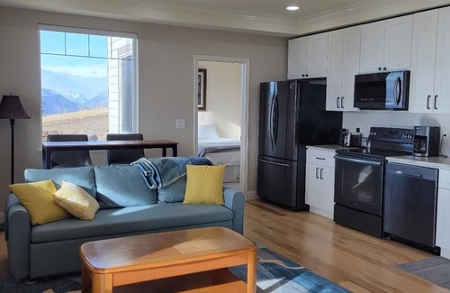 Chelan House | Charming 2-bedroom house in delightful Chelan with WiFinHelicopter tours, view