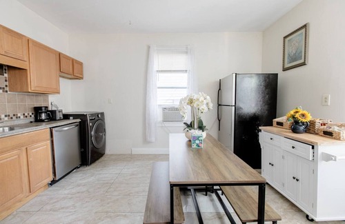 Riverside Apartment | Charming 2 bedroom near Central Square!