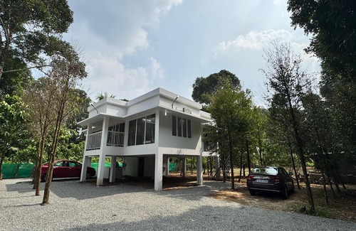 Pala Cottage | Charming 2-Bedroom Riverfront Cottage In Pleasant Pala With WiFi, AC