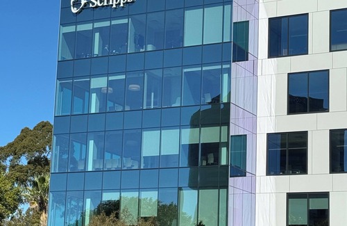 University City House | Charming 2-bedroom townhome with WiFi in most-wanted town in San Diego county.